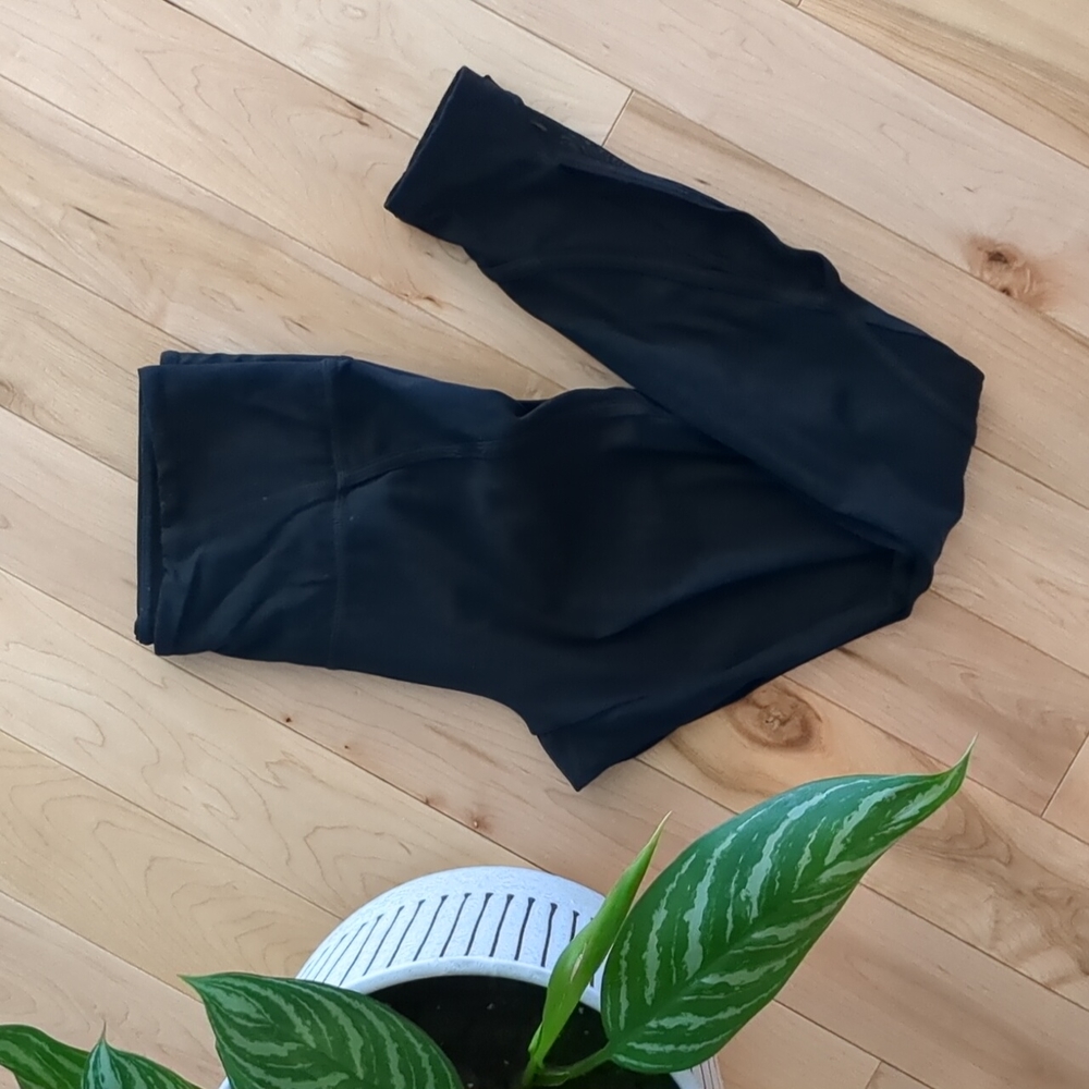 Athleta mesh salutation 7/8 tight
